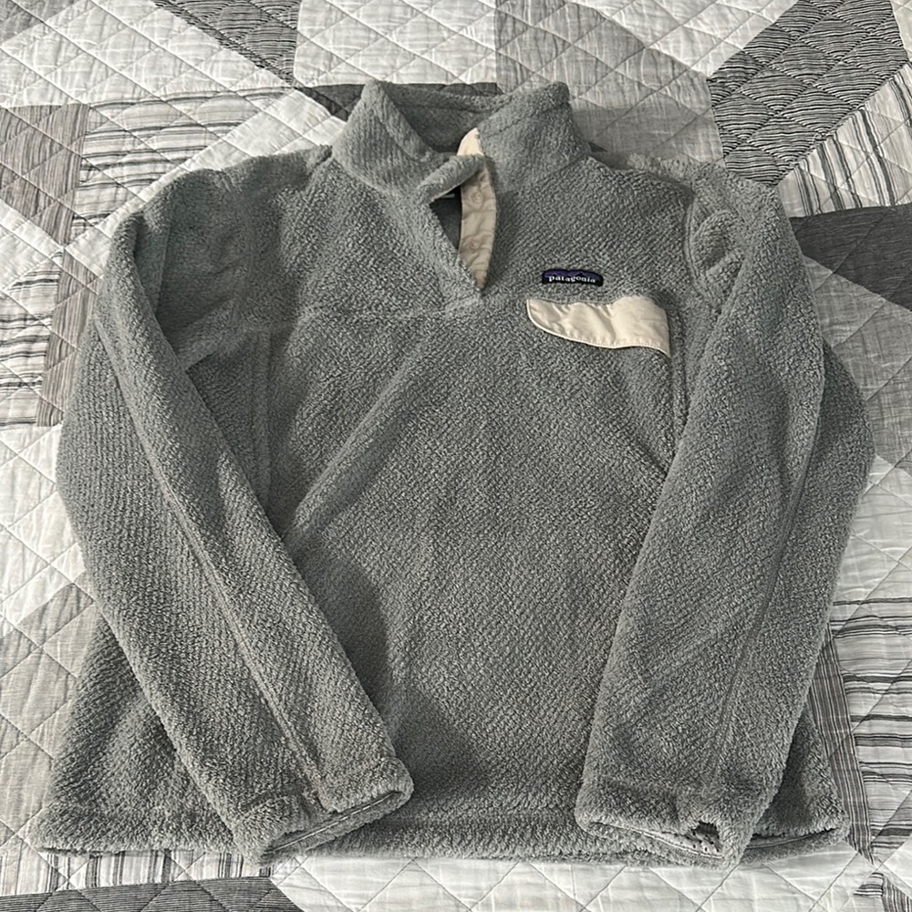 Patagonia Gray and Cream Fleece Pullover